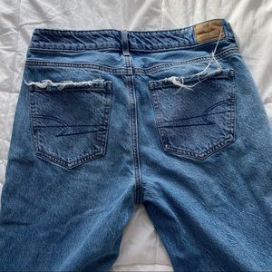 AMERICAN EAGLE Distressed Mom Jeans